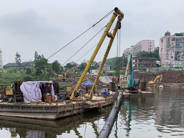 沉管施工