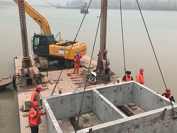 沉管施工