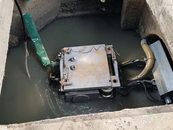 機(jī)器人水下清淤