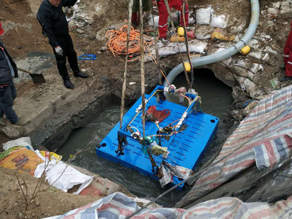 機(jī)器人水下清淤