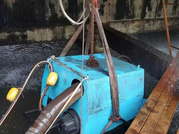 機(jī)器人水下清淤